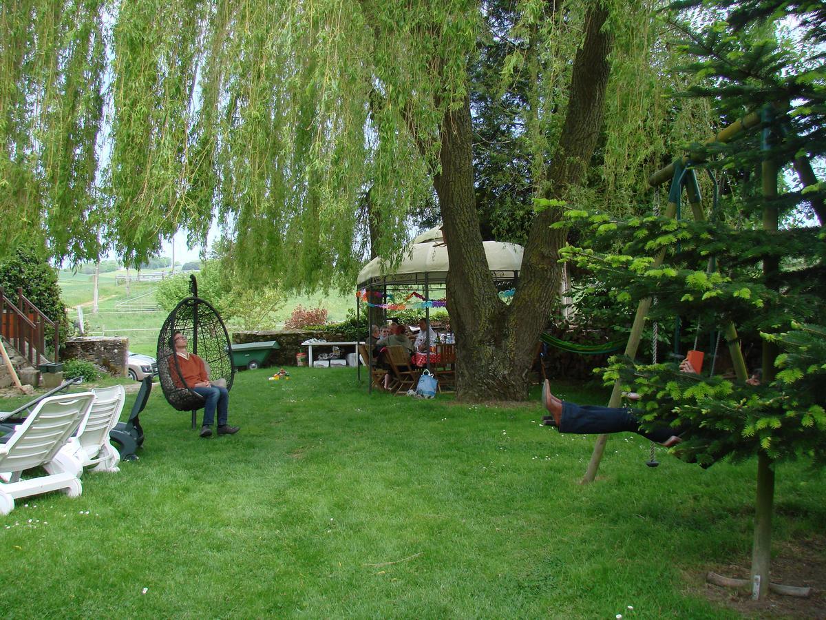 Ferme Historique Jean De La Fontaine Et Ses Chambres D'Hotes Hammam-Spa - 4 Etoiles Chierry Exterior photo